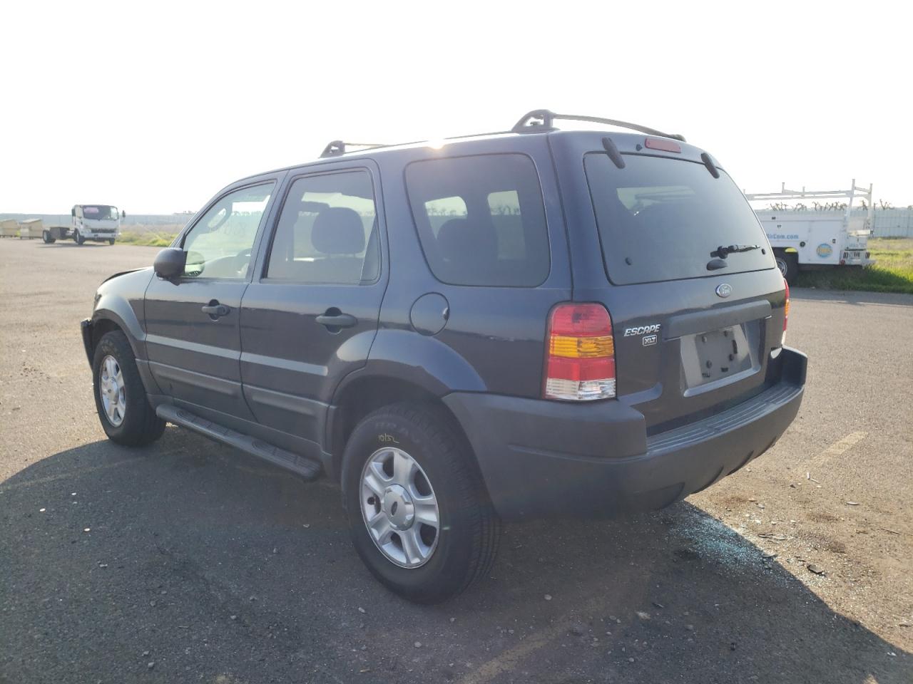 Photo 3 from auction – 2003 FORD ESCAPE XLT with VIN 1FMYU031X3KC04823