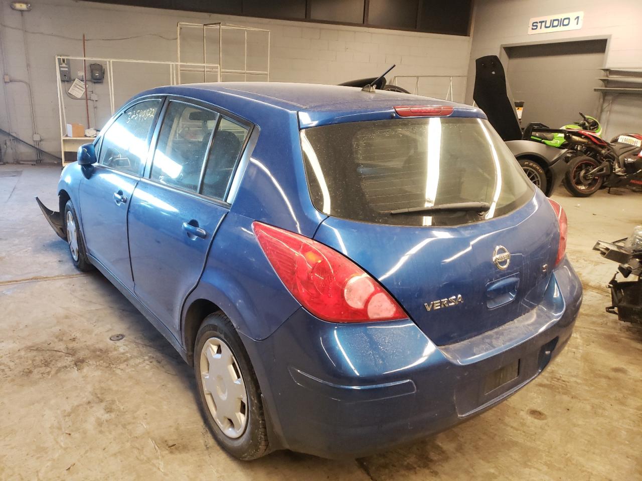Foto 3 de la subasta – 2007 NISSAN VERSA S con VIN 3N1BC13E87L456499
