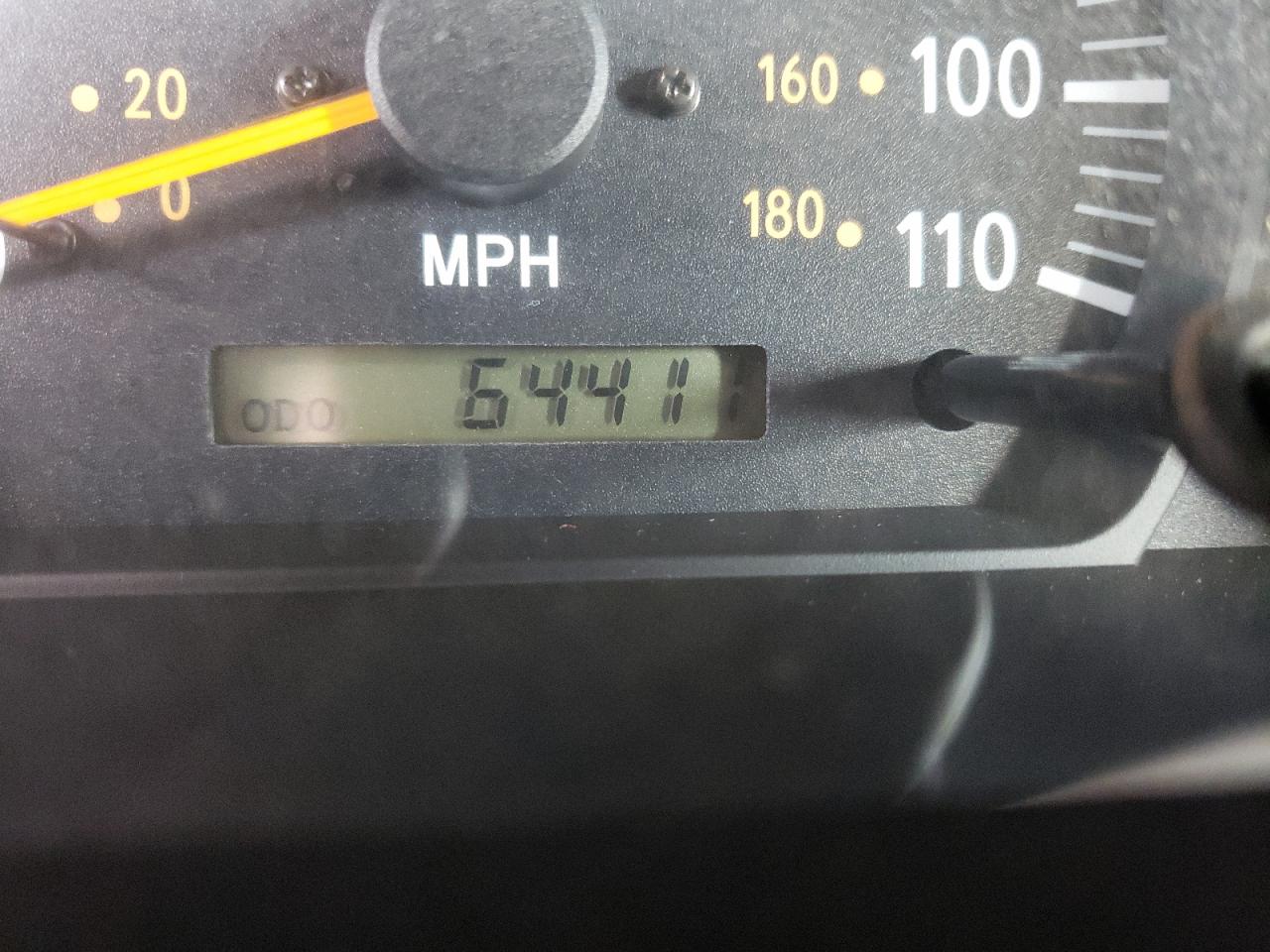 Photo 8 from auction – 2002 TOYOTA TUNDRA SR5 with VIN 5TBKT44192S306567