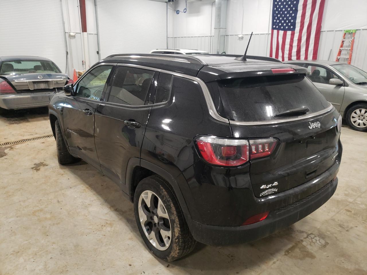 Фото 3 с аукциона – 2018 JEEP COMPASS LI с VIN 3C4NJDCB1JT104458