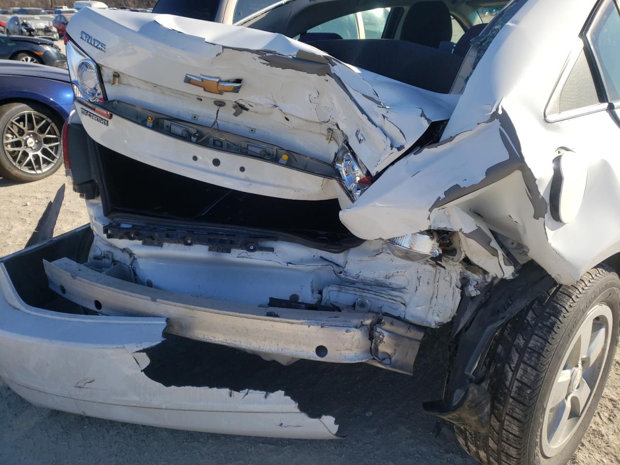 Photo 9 from auction – 2014 CHEVROLET CRUZE LT with VIN 1G1PC5SB2E7342154
