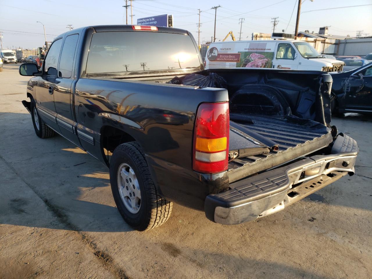 Photo 3 from auction – 2002 CHEVROLET SILVERADO with VIN 2GCEC19V721209650