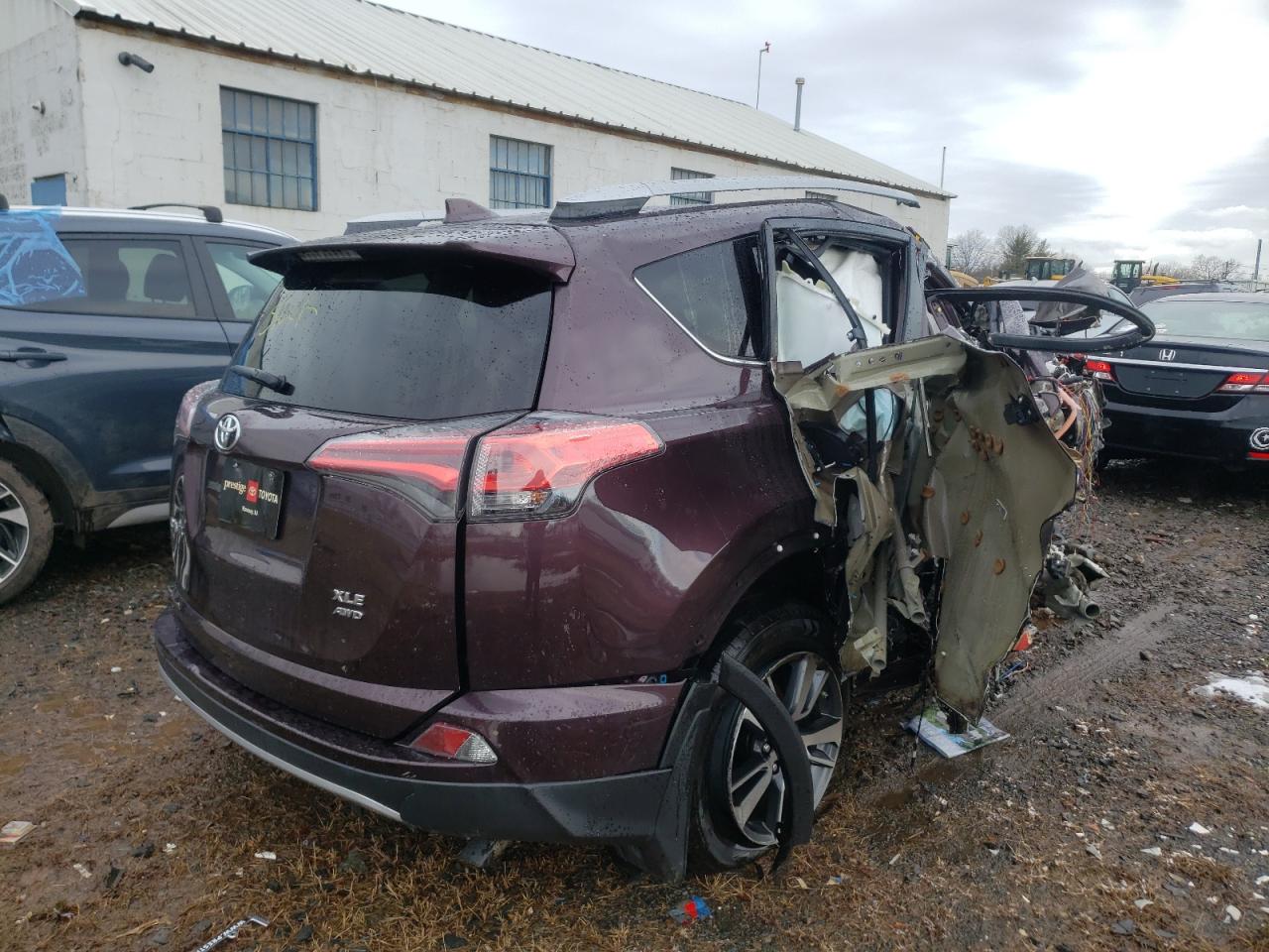 Photo 4 from auction – 2017 TOYOTA RAV4 XLE with VIN 2T3RFREV5HW684310