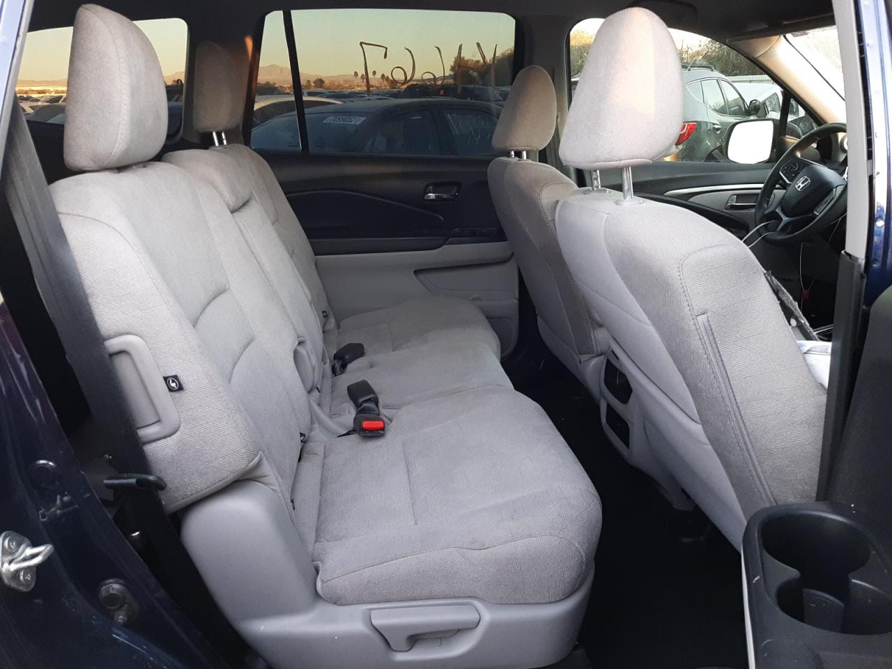 Photo 6 from auction – 2019 HONDA PILOT LX with VIN 5FNYF5H10KB044483