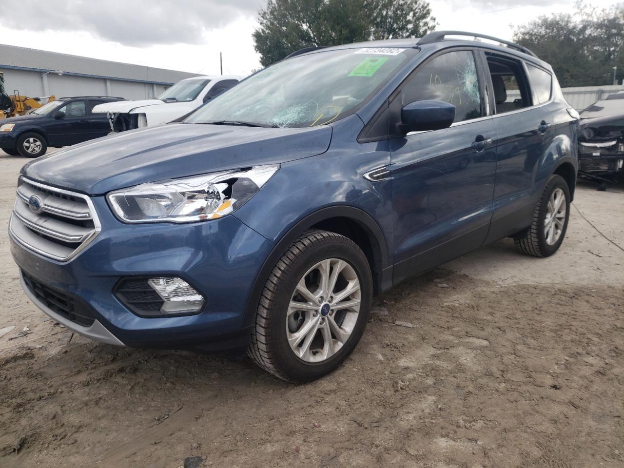 Photo 2 from auction – 2018 FORD ESCAPE SE with VIN 1FMCU9GD3JUC73728