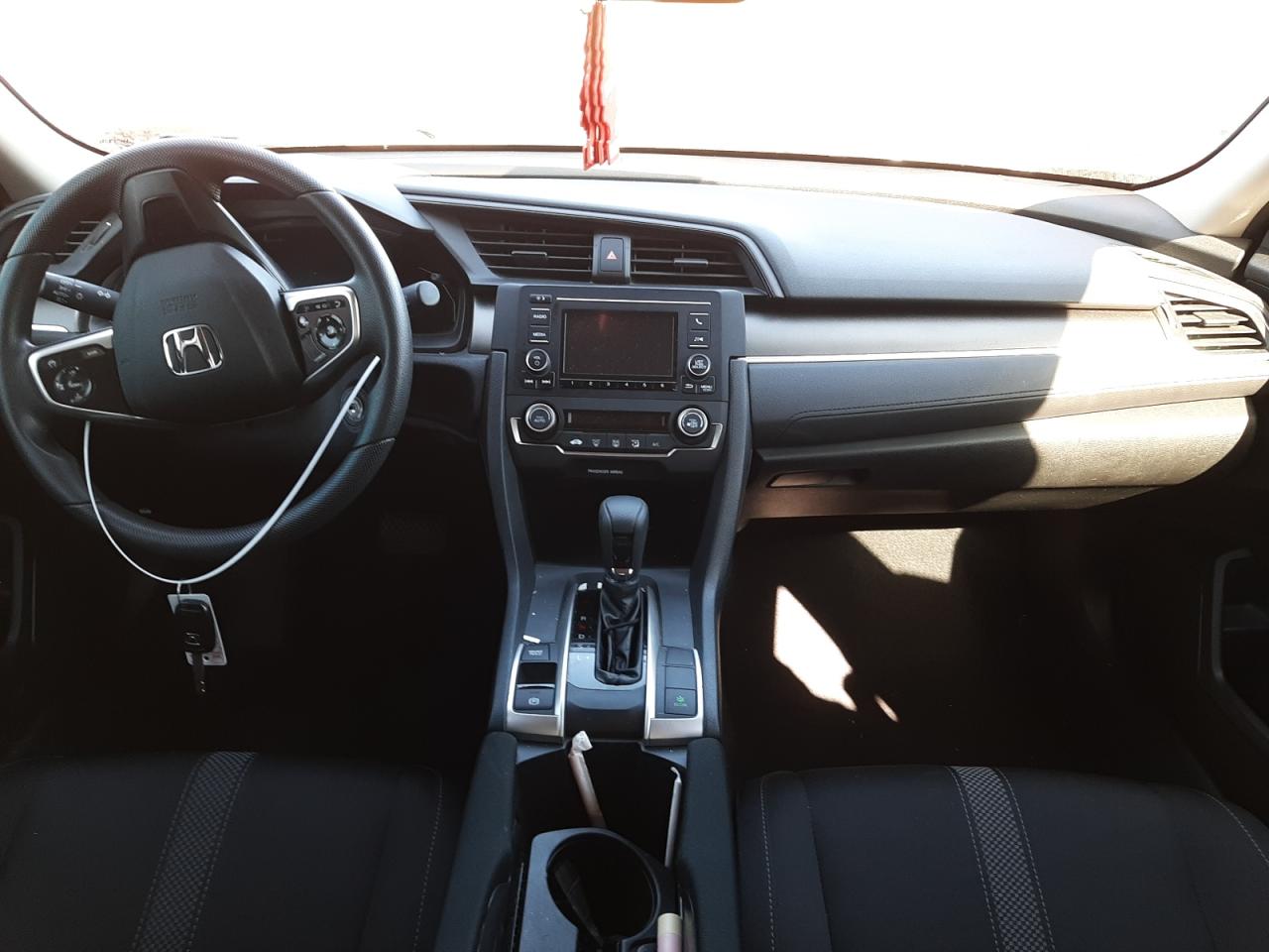 Photo 9 from auction – 2020 HONDA CIVIC LX with VIN 2HGFC2F63LH557592