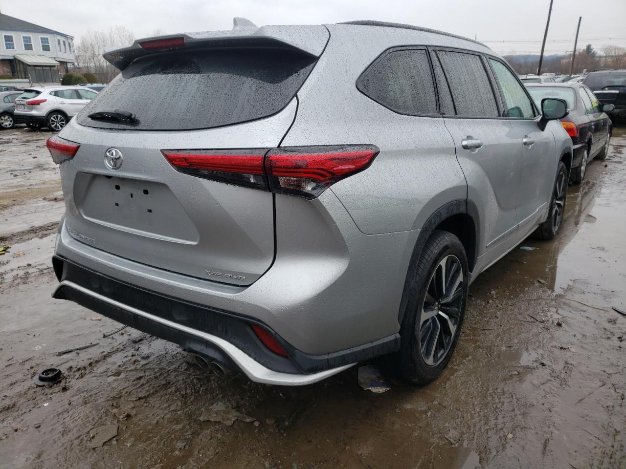 Photo 4 from auction – 2021 TOYOTA HIGHLANDER with VIN 5TDJZRBH6MS080747