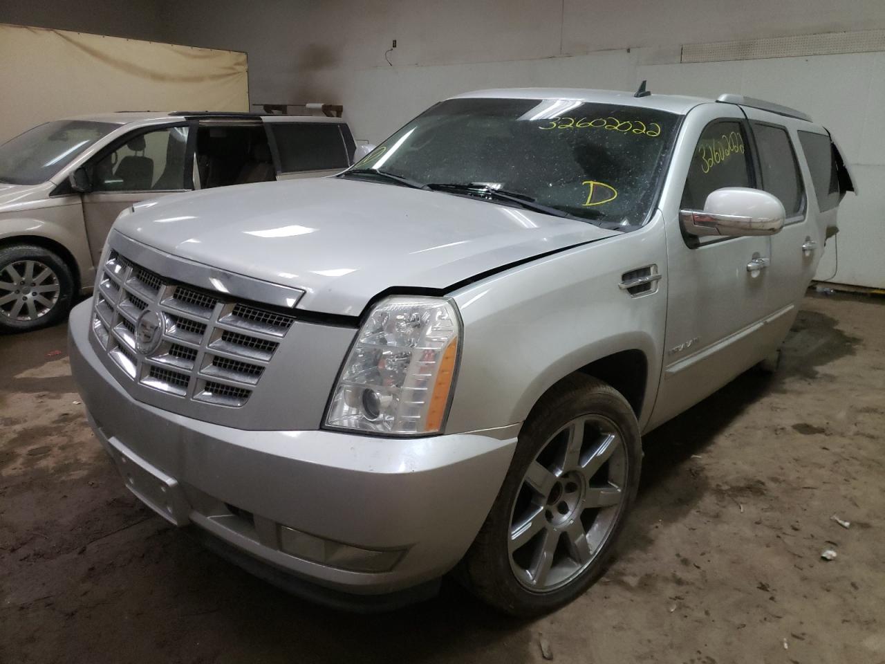 Photo 2 from auction – 2010 CADILLAC ESCALADE P with VIN 1GYUKCEF6AR168310