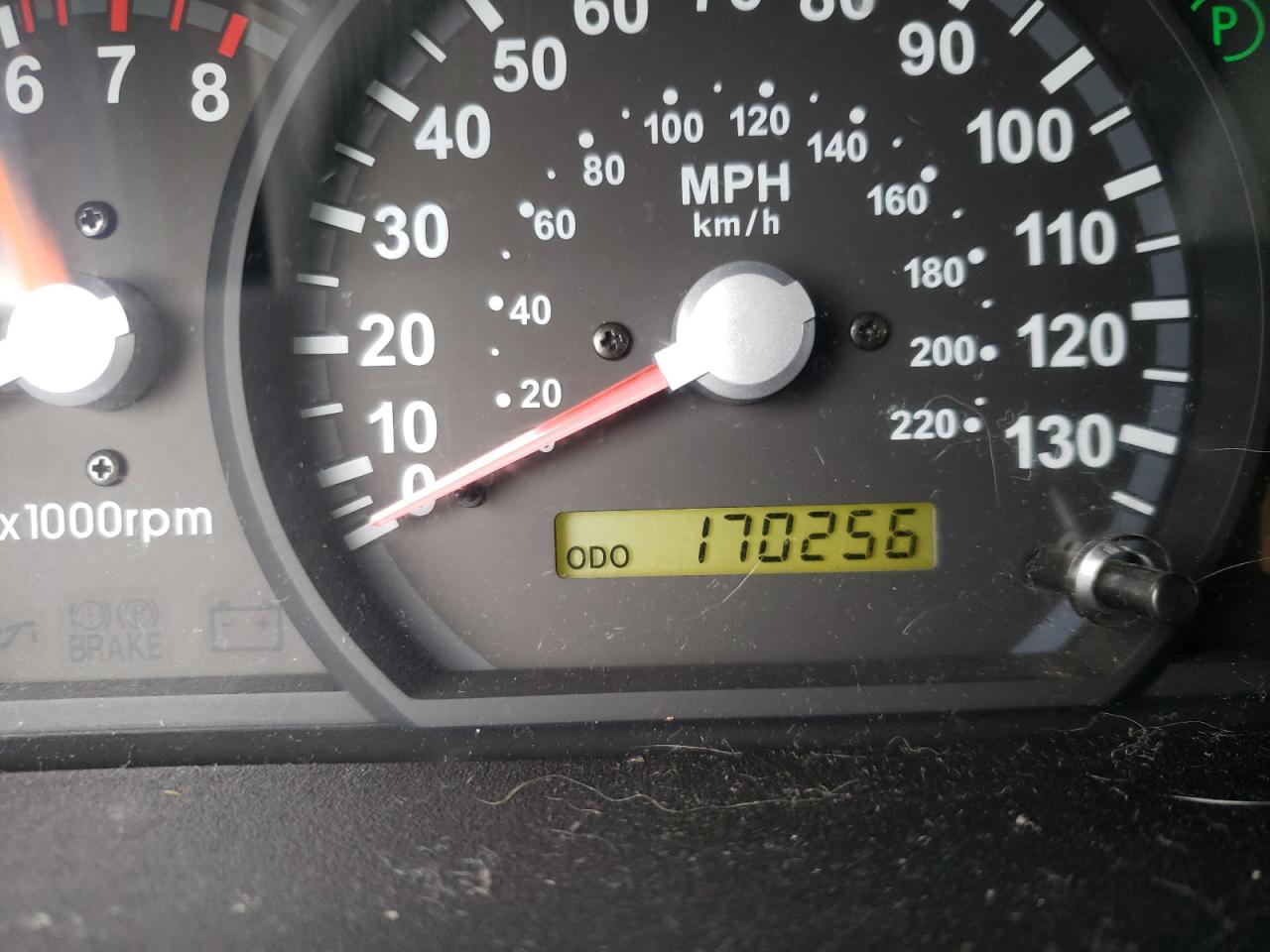 Photo 8 from auction – 2005 KIA SORENTO EX with VIN KNDJC733755381155