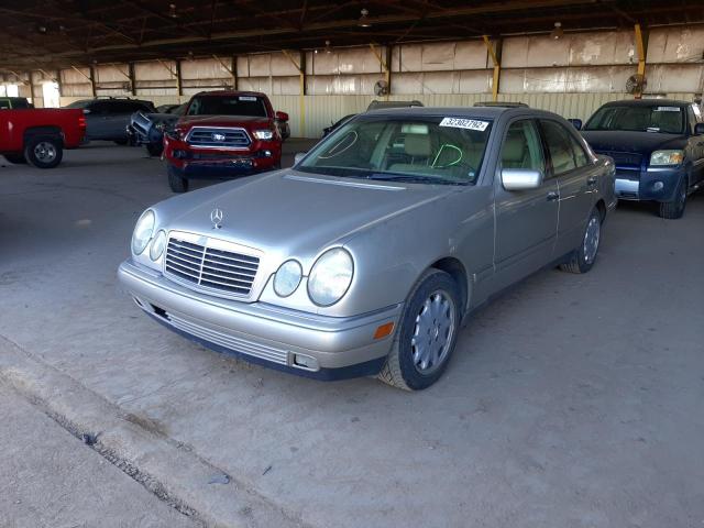 Photo 2 from auction – 1999 MERCEDES-BENZ E 320 with VIN WDBJF65H8XA822133