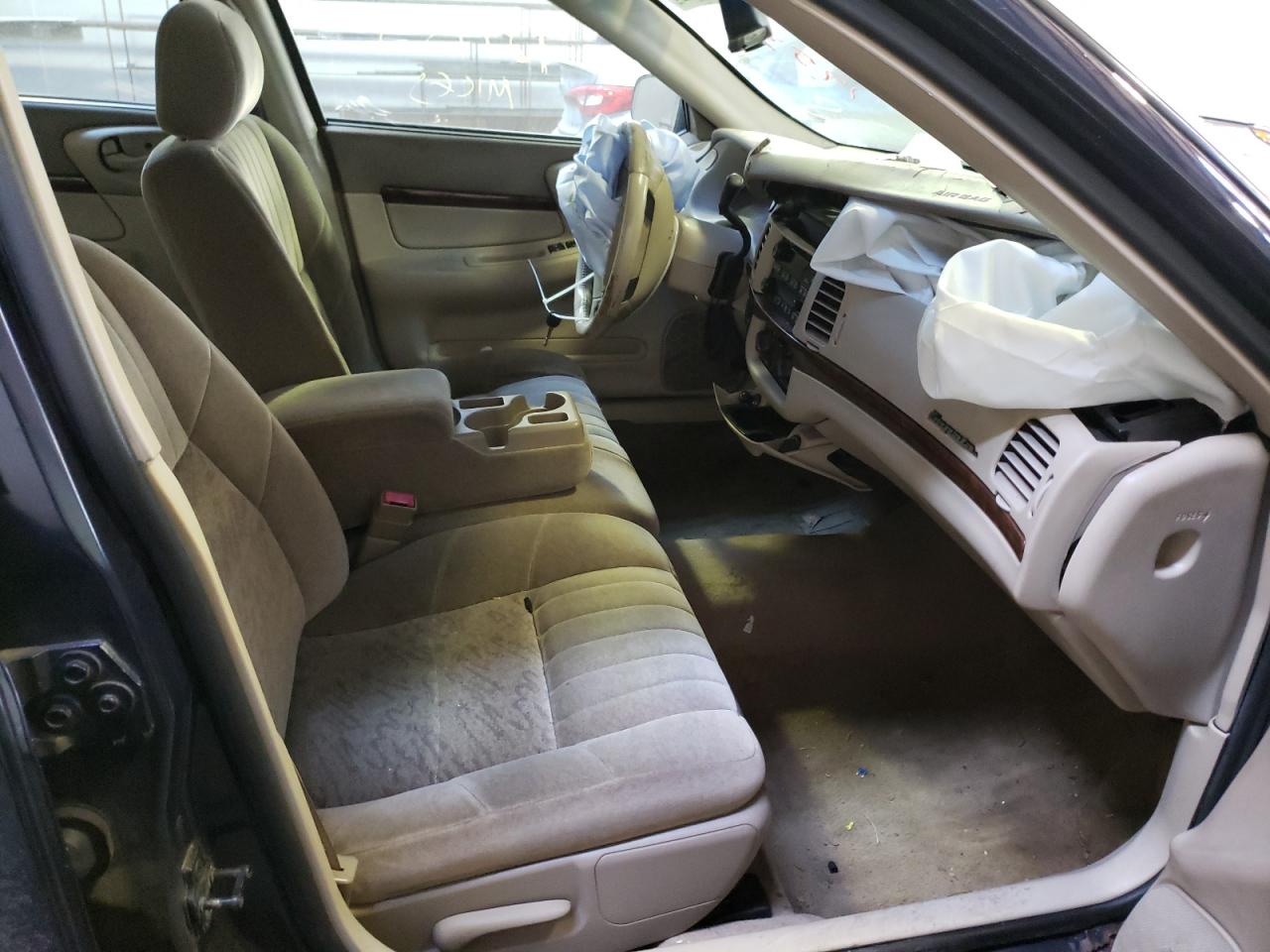 Photo 5 from auction – 2001 CHEVROLET IMPALA with VIN 2G1WF55E519201953