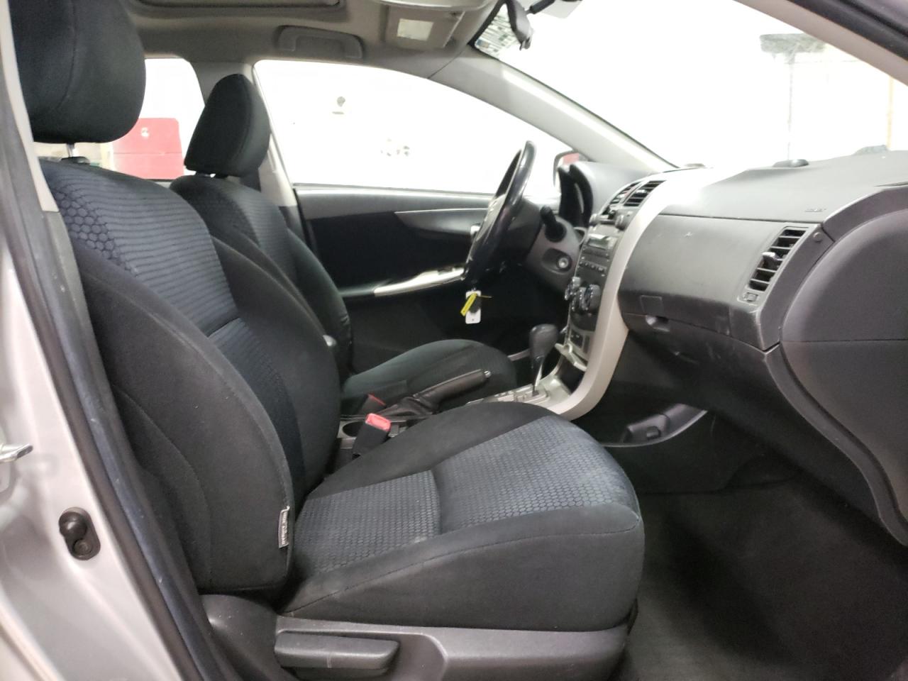 Photo 5 from auction – 2009 TOYOTA COROLLA XR with VIN 2T1BE40E89C026443