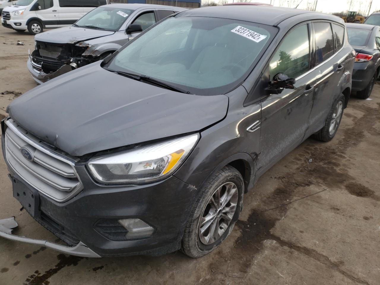 Photo 2 from auction – 2017 FORD ESCAPE SE with VIN 1FMCU9GD6HUB83046
