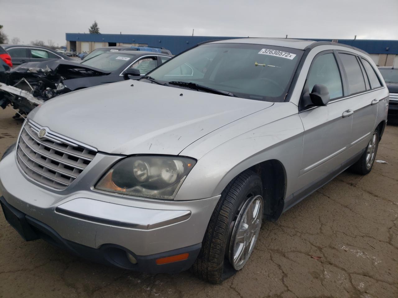 Photo 2 from auction – 2004 CHRYSLER PACIFICA with VIN 2C8GM68414R635977