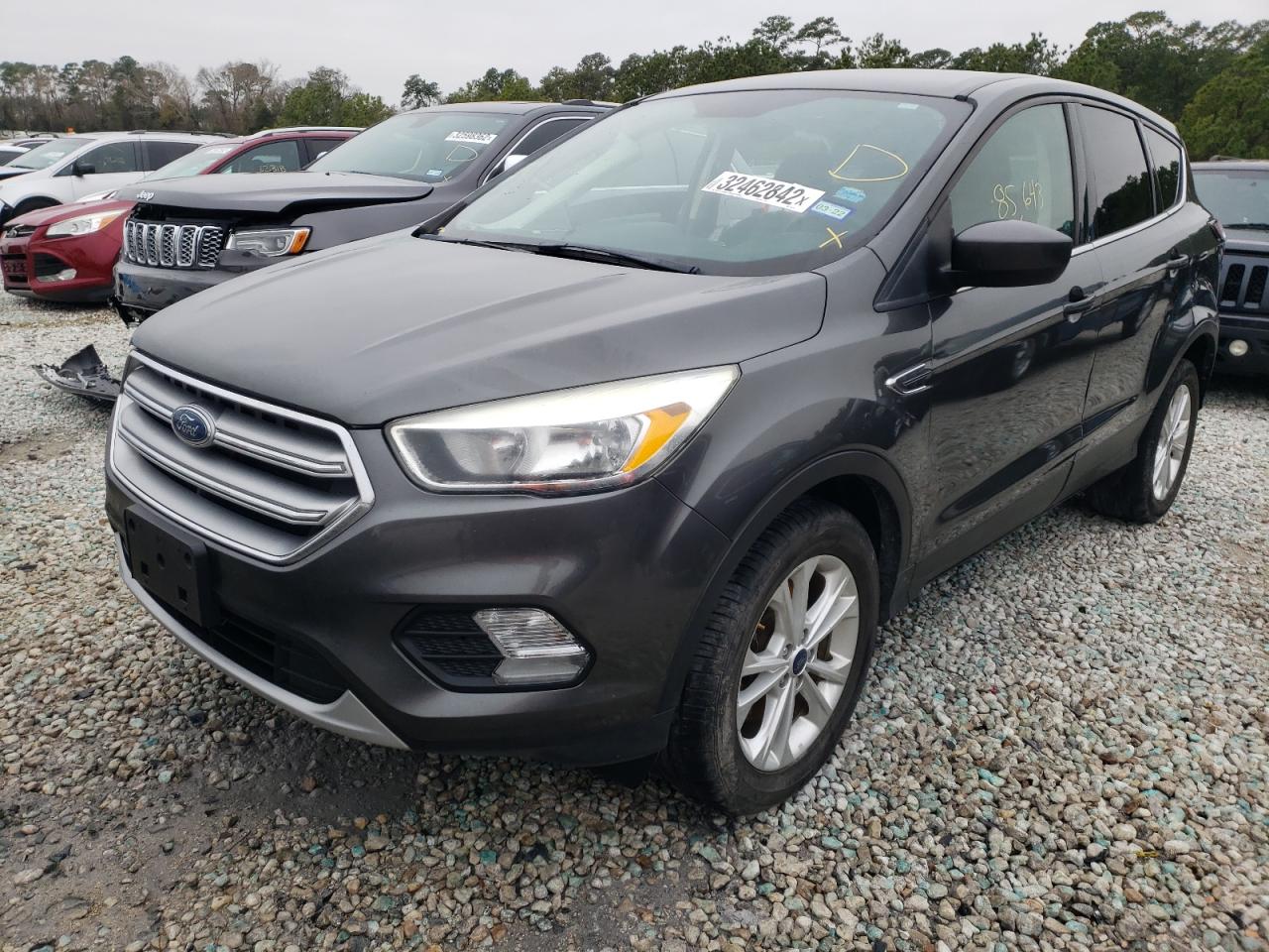 Photo 2 from auction – 2017 FORD ESCAPE SE with VIN 1FMCU0G93HUC96735