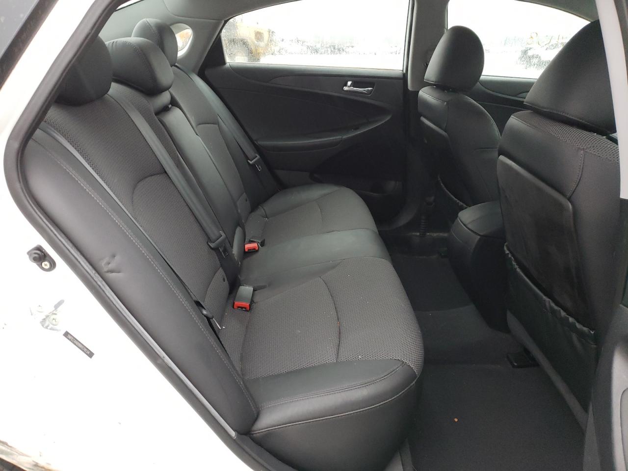 Photo 6 from auction – 2011 HYUNDAI SONATA SE with VIN 5NPEC4AB8BH174134