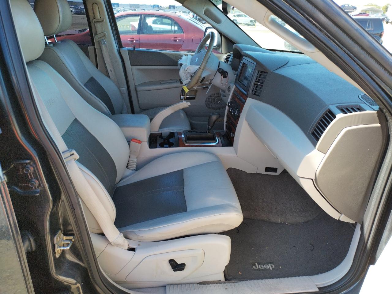 Photo 5 from auction – 2005 JEEP GRAND CHER with VIN 1J4HS58N75C574637