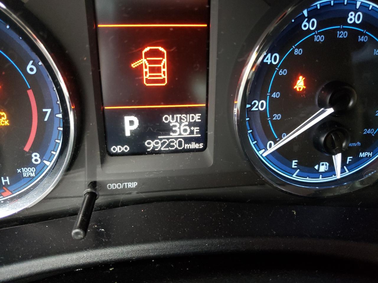 Photo 8 from auction – 2018 TOYOTA COROLLA L with VIN 2T1BURHE6JC981377