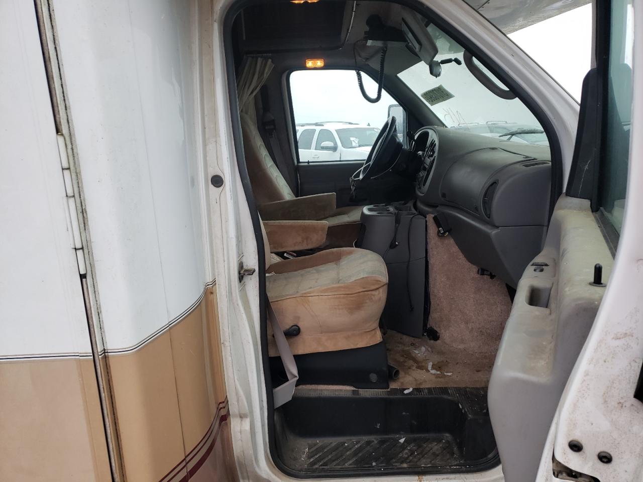 Photo 5 from auction – 2001 FORD ECONOLINE with VIN 1FDXE45S71HA54962