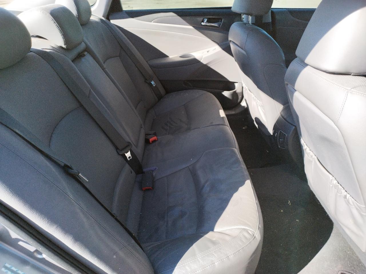 Photo 6 from auction – 2013 HYUNDAI SONATA HYB with VIN KMHEC4A43DA091928