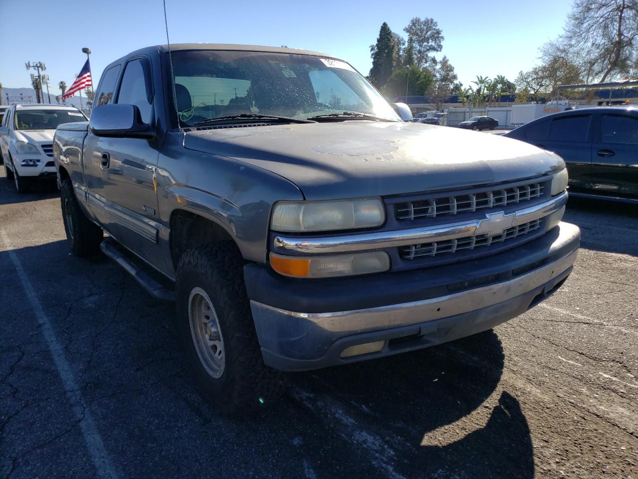 CHEVROLET SILVERADO 2000 with VIN 1GCEK19T7YE417519 - Photo from auction
