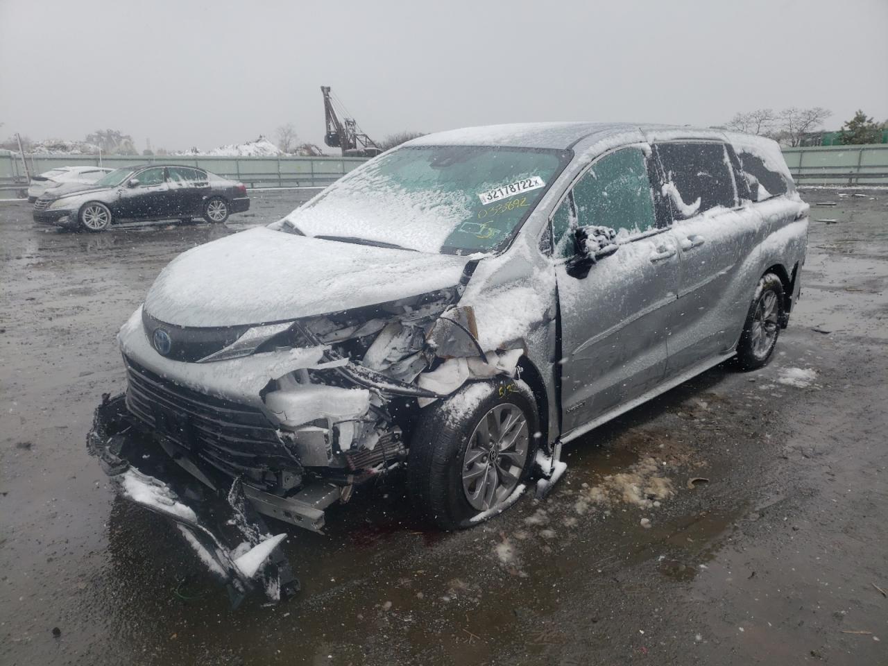 Photo 2 from auction – 2021 TOYOTA SIENNA LE with VIN 5TDKRKEC6MS033892