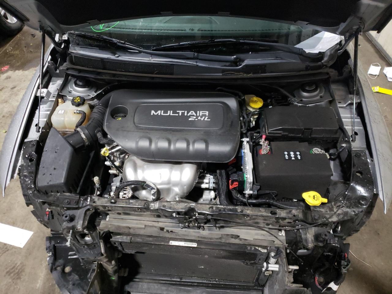 Photo 7 from auction – 2015 CHRYSLER 200 LIMITE with VIN 1C3CCCAB3FN619388