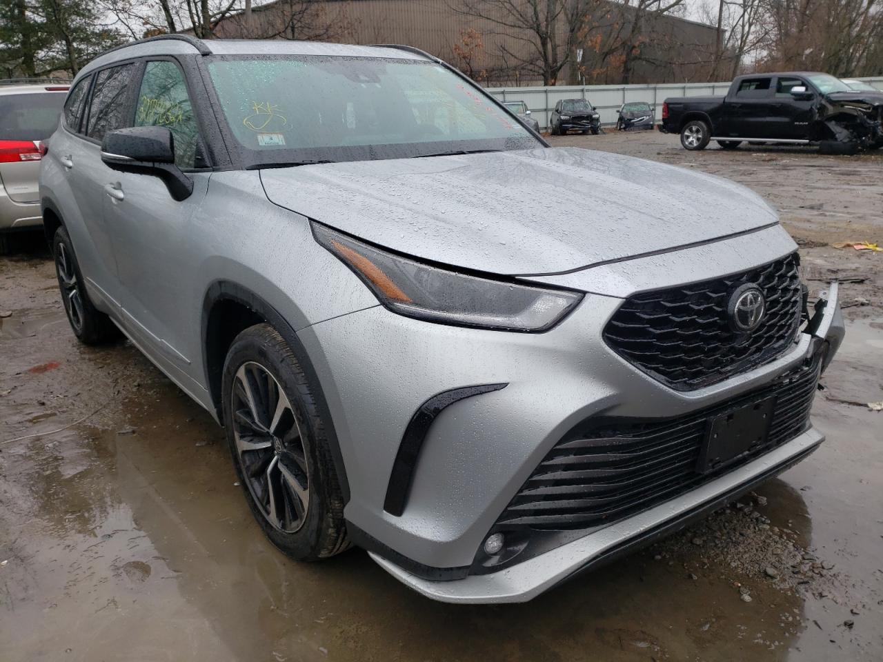 TOYOTA HIGHLANDER 2021 with VIN 5TDJZRBH6MS080747 - Photo from auction