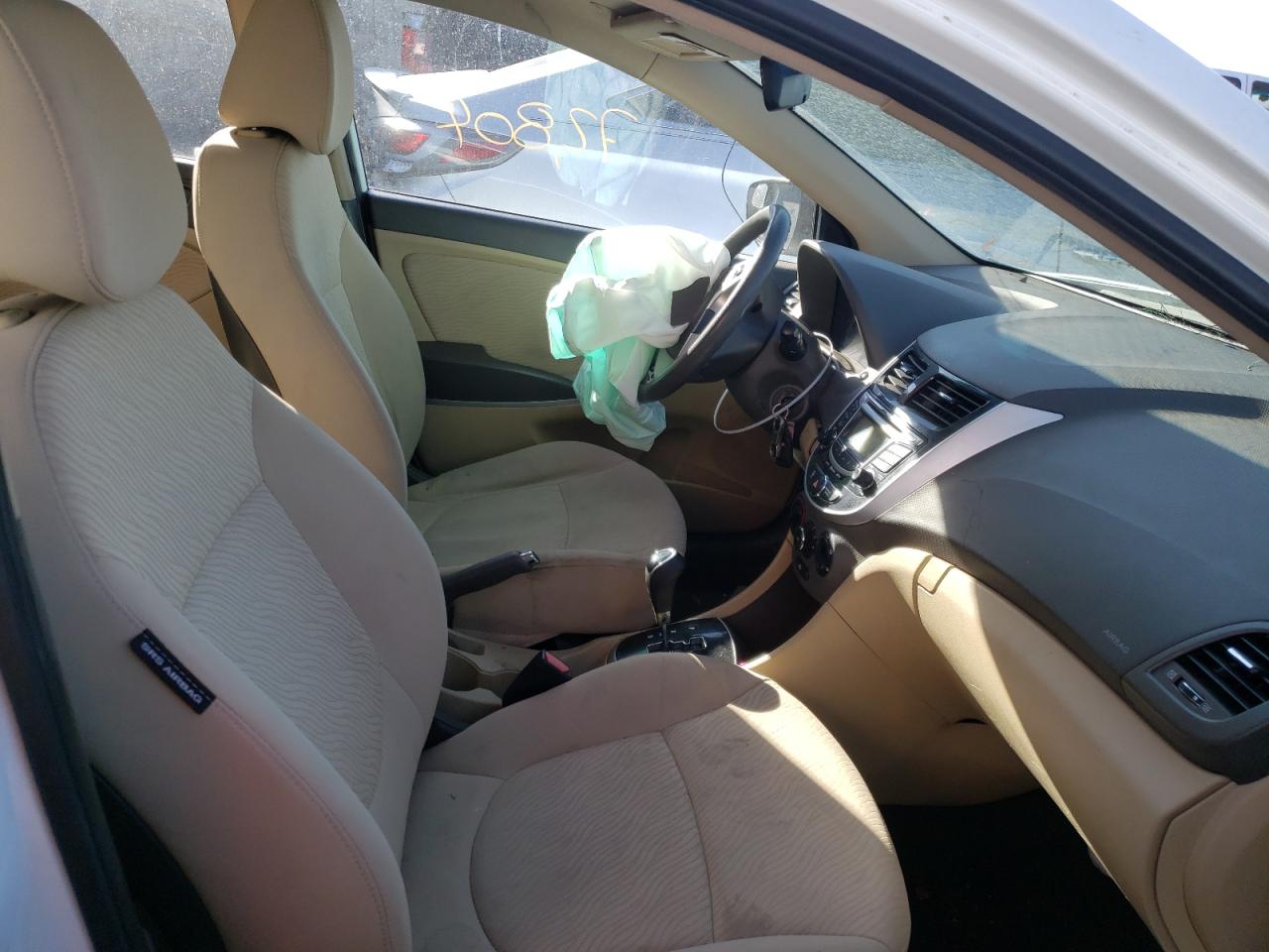 Photo 5 from auction – 2012 HYUNDAI ACCENT GLS with VIN KMHCU4AE6CU097748