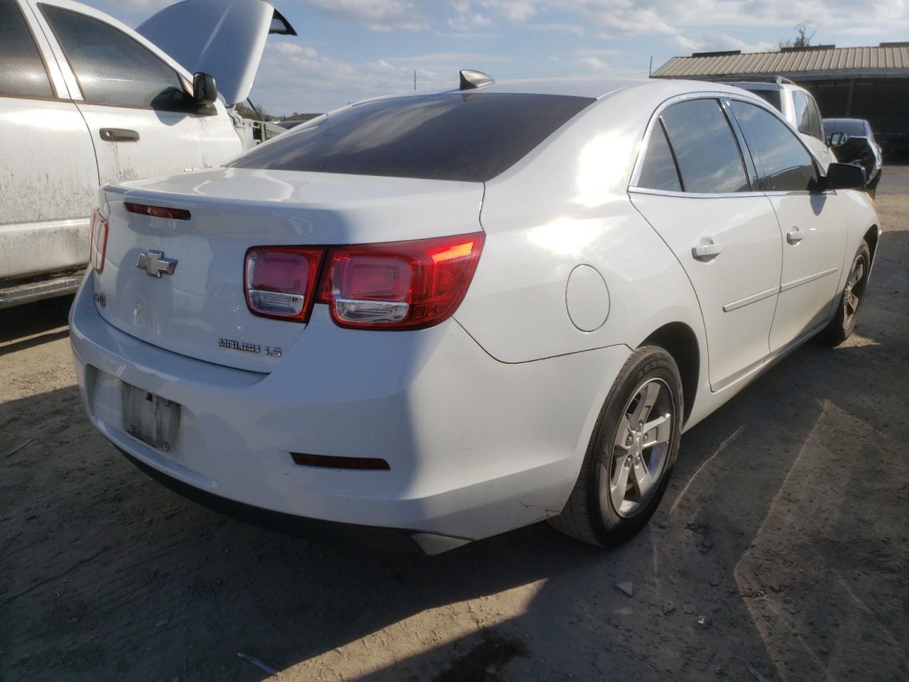 Photo 4 from auction – 2015 CHEVROLET MALIBU LS with VIN 1G11B5SL0FF157710