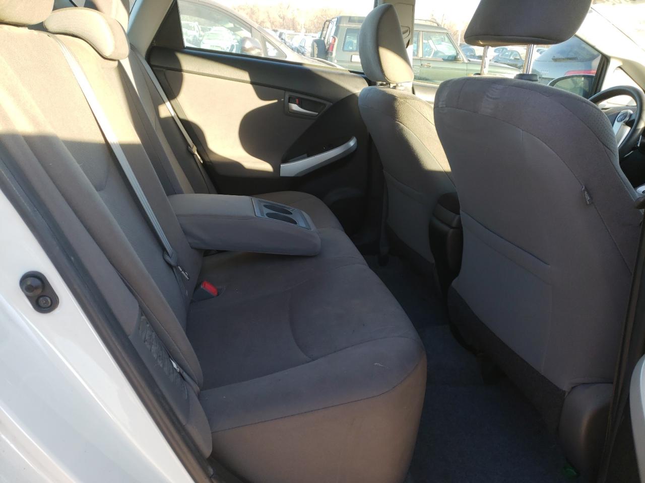 Photo 6 from auction – 2015 TOYOTA PRIUS with VIN JTDKN3DU6F0458028