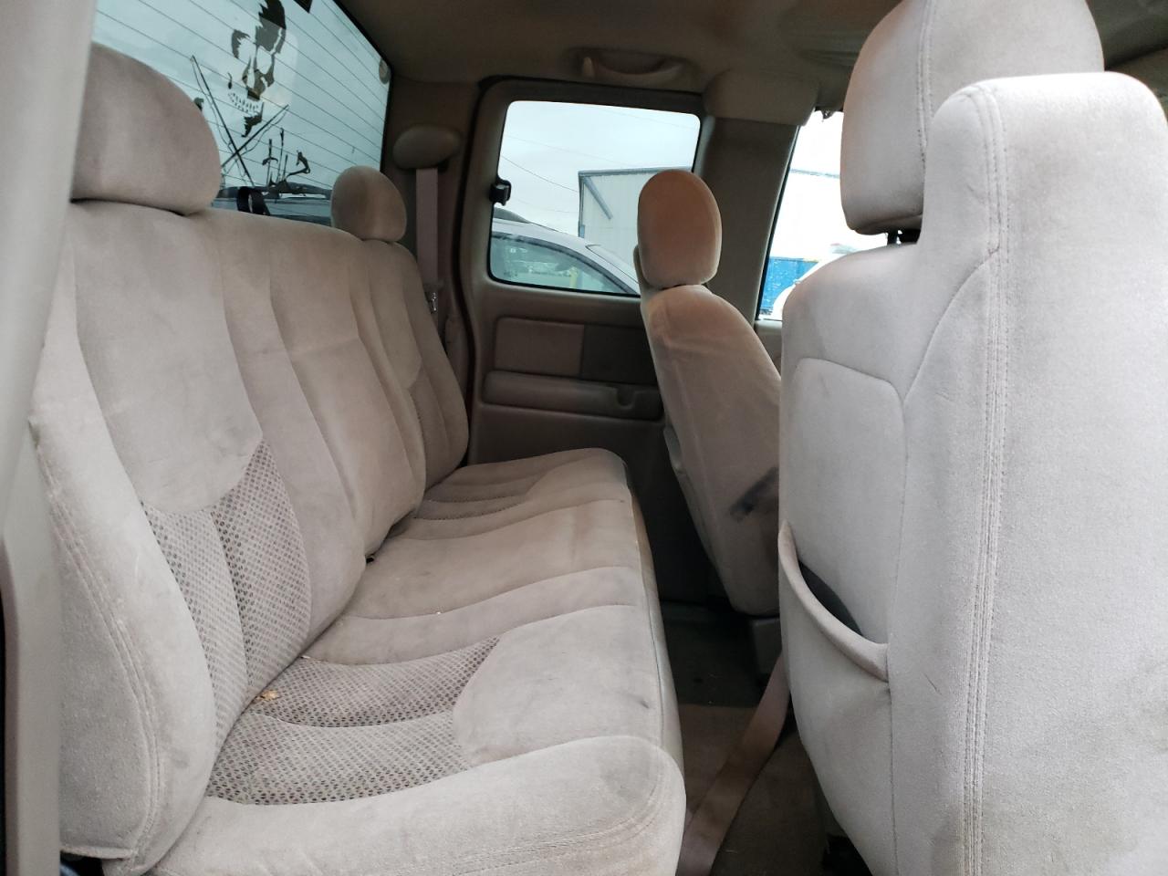 Photo 6 from auction – 2003 CHEVROLET SILVERADO with VIN 2GCEC19V531203136