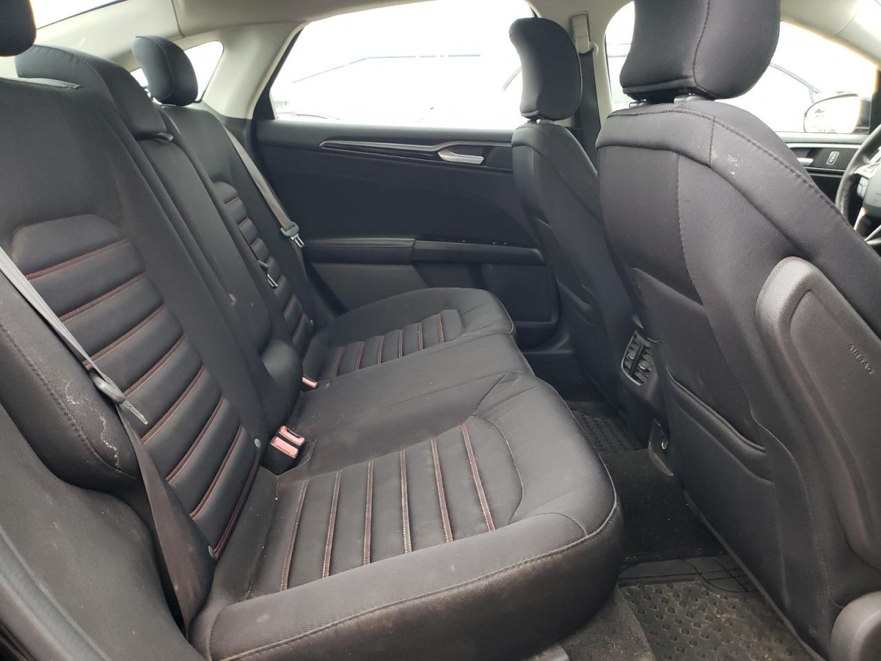 Photo 6 from auction – 2016 FORD FUSION SE with VIN 3FA6P0H76GR249488