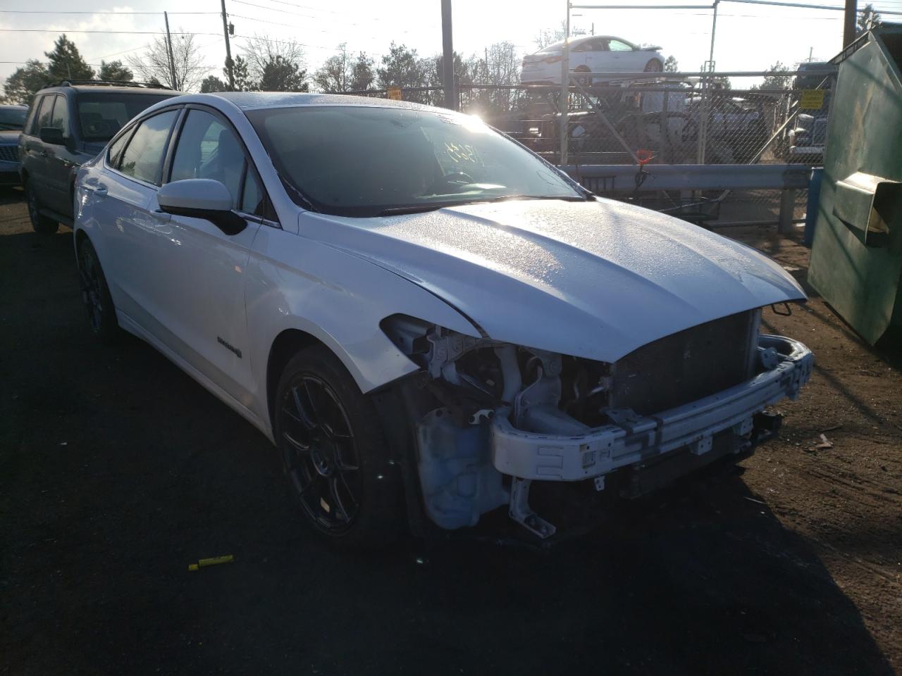 FORD FUSION SE 2018 with VIN 3FA6P0LU3JR115929 - Photo from auction