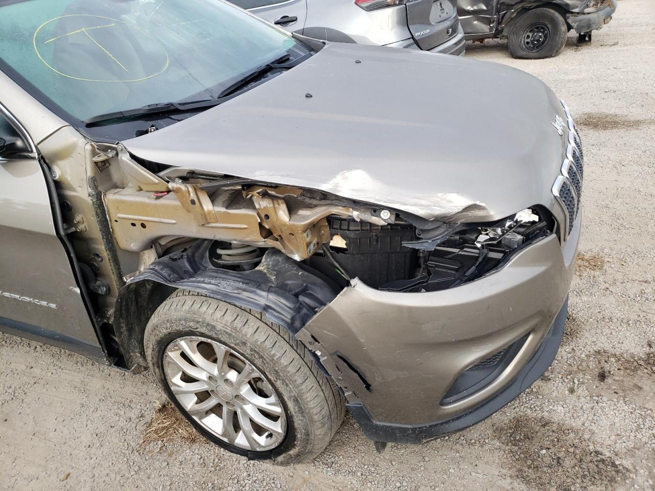 Photo 9 from auction – 2019 JEEP CHEROKEE L with VIN 1C4PJLCB5KD206372