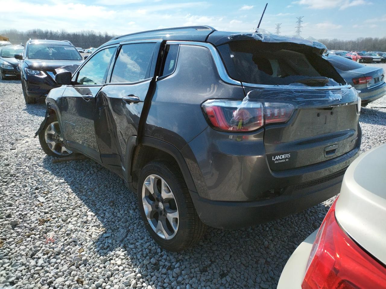 Photo 3 from auction – 2019 JEEP COMPASS LI with VIN 3C4NJCCB1KT749106