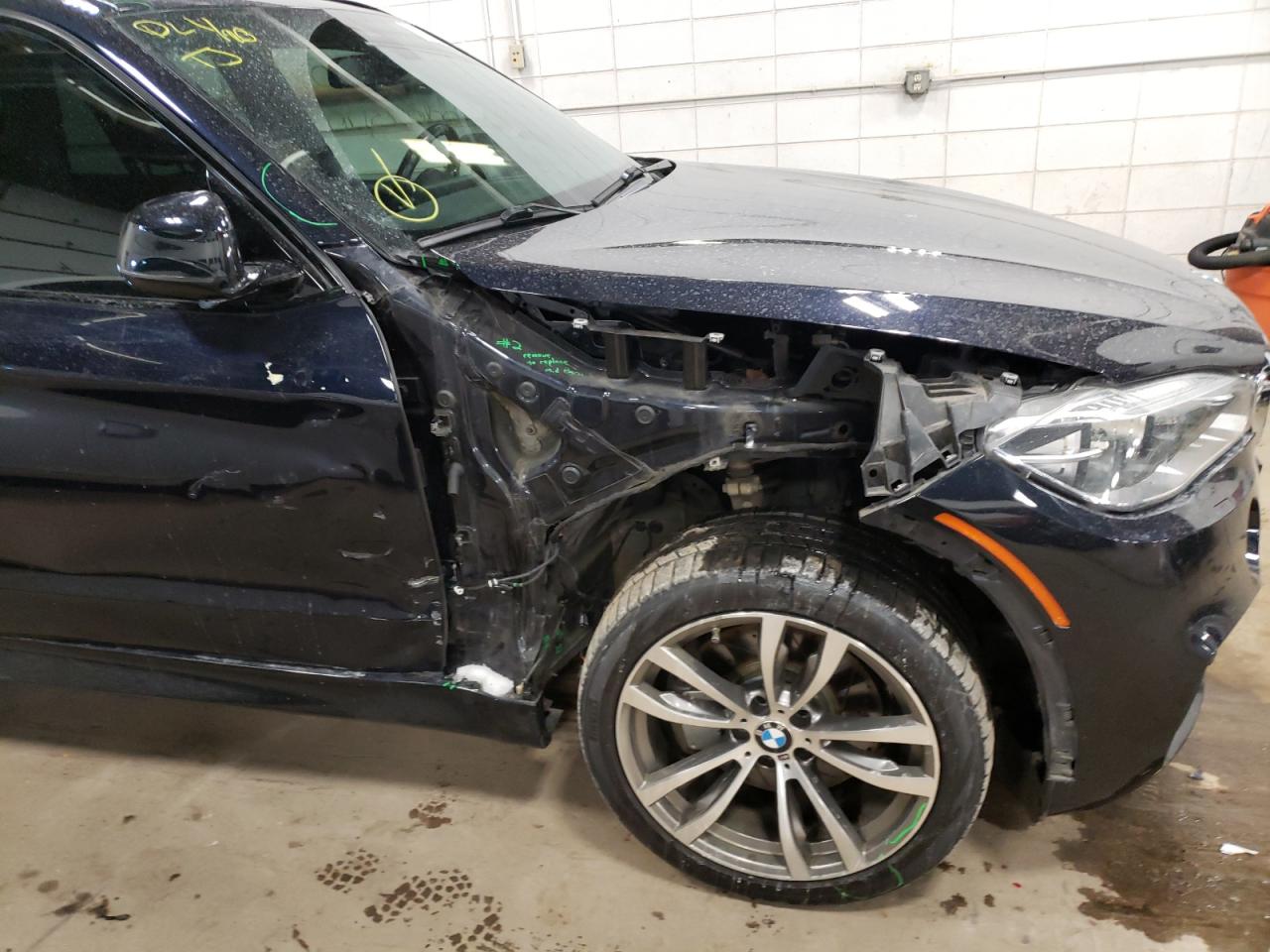 Photo 9 from auction – 2016 BMW X5 with VIN 5UXKR6C50G0J79724