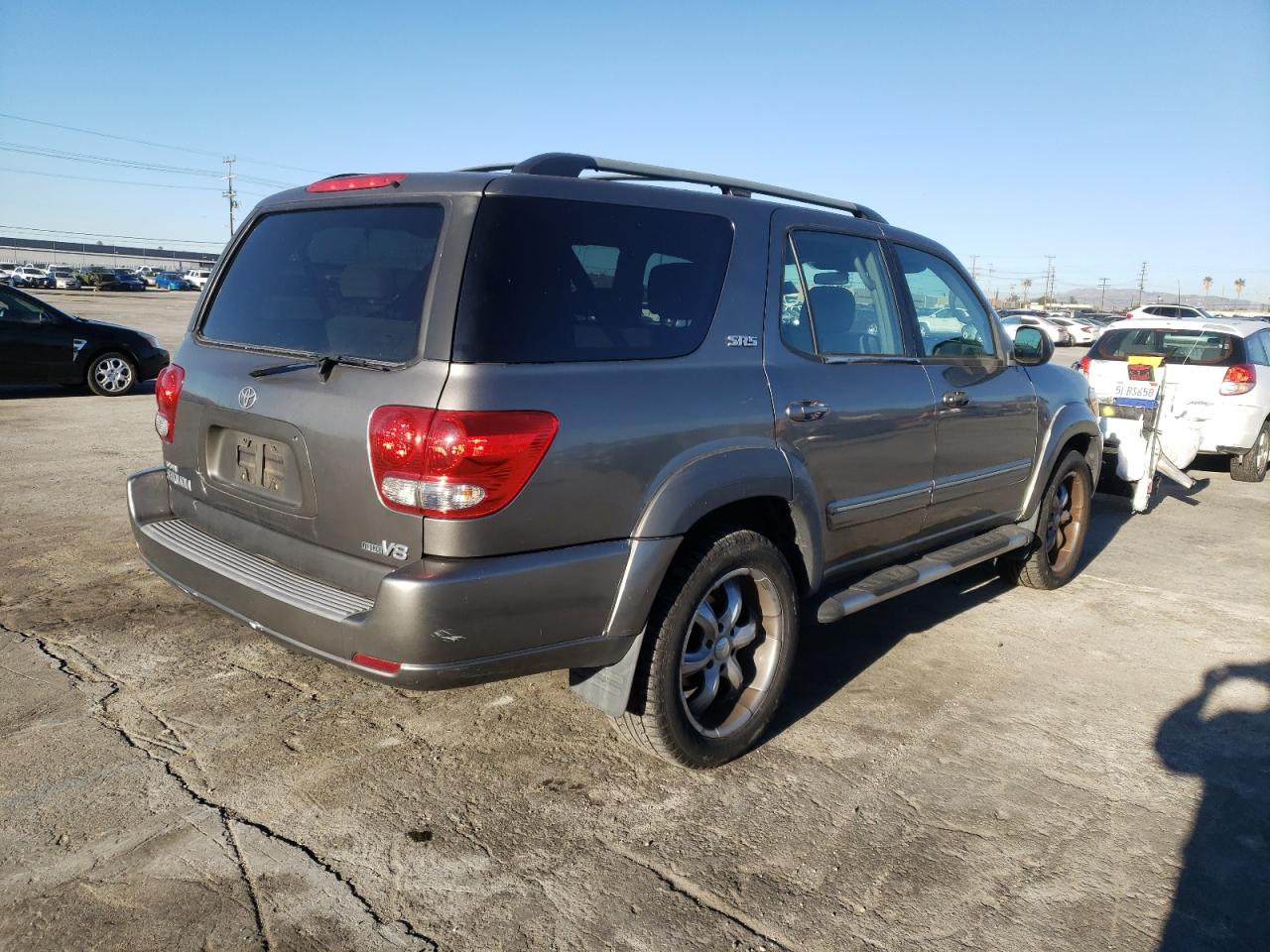 Photo 4 from auction – 2005 TOYOTA SEQUOIA SR with VIN 5TDZT34A05S247316