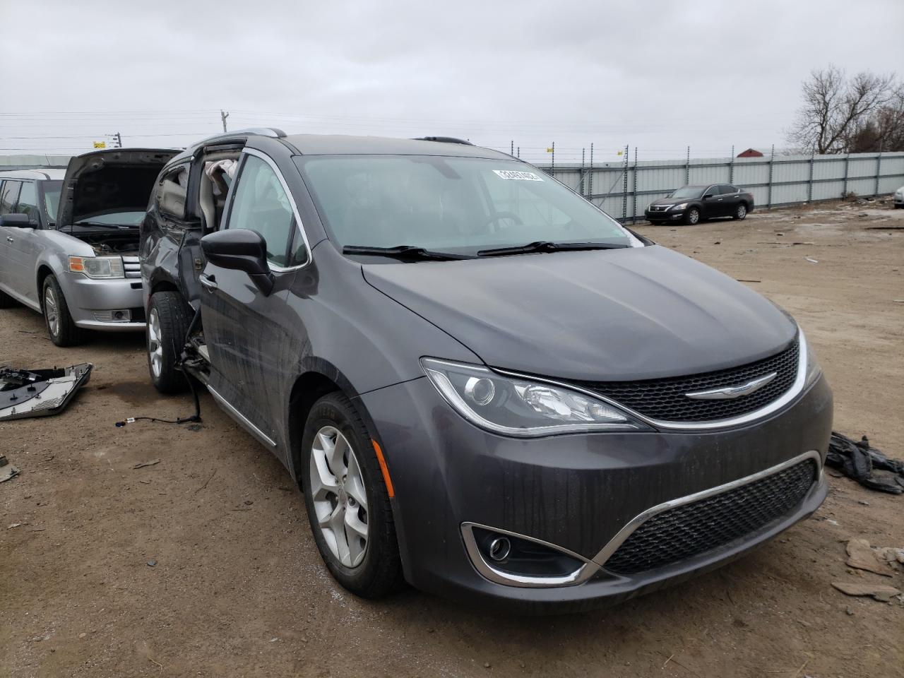 CHRYSLER PACIFICA T 2018 с VIN 2C4RC1BG8JR130680 - Фото с аукциона