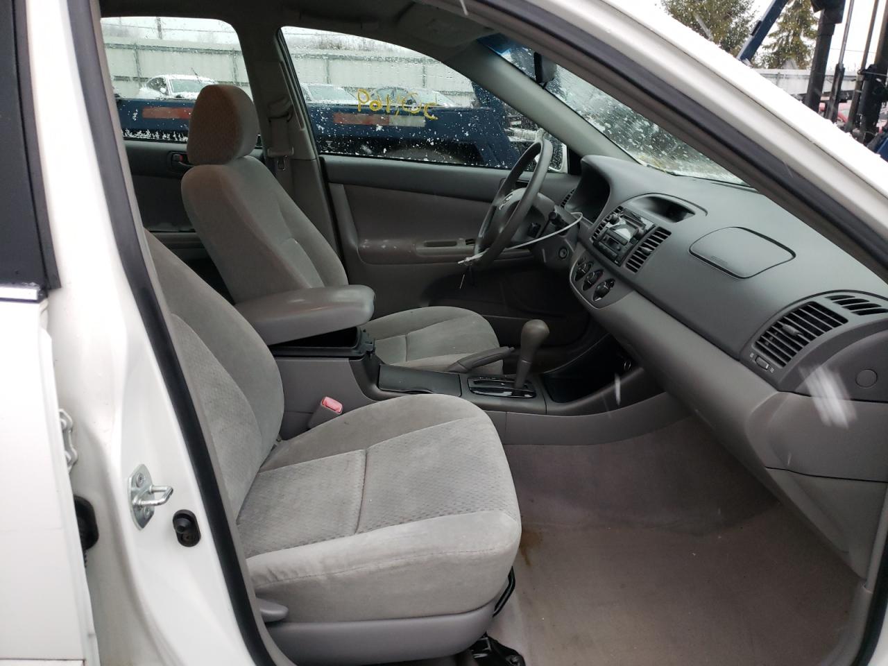 Photo 5 from auction – 2004 TOYOTA CAMRY LE with VIN 4T1BE32K44U358318