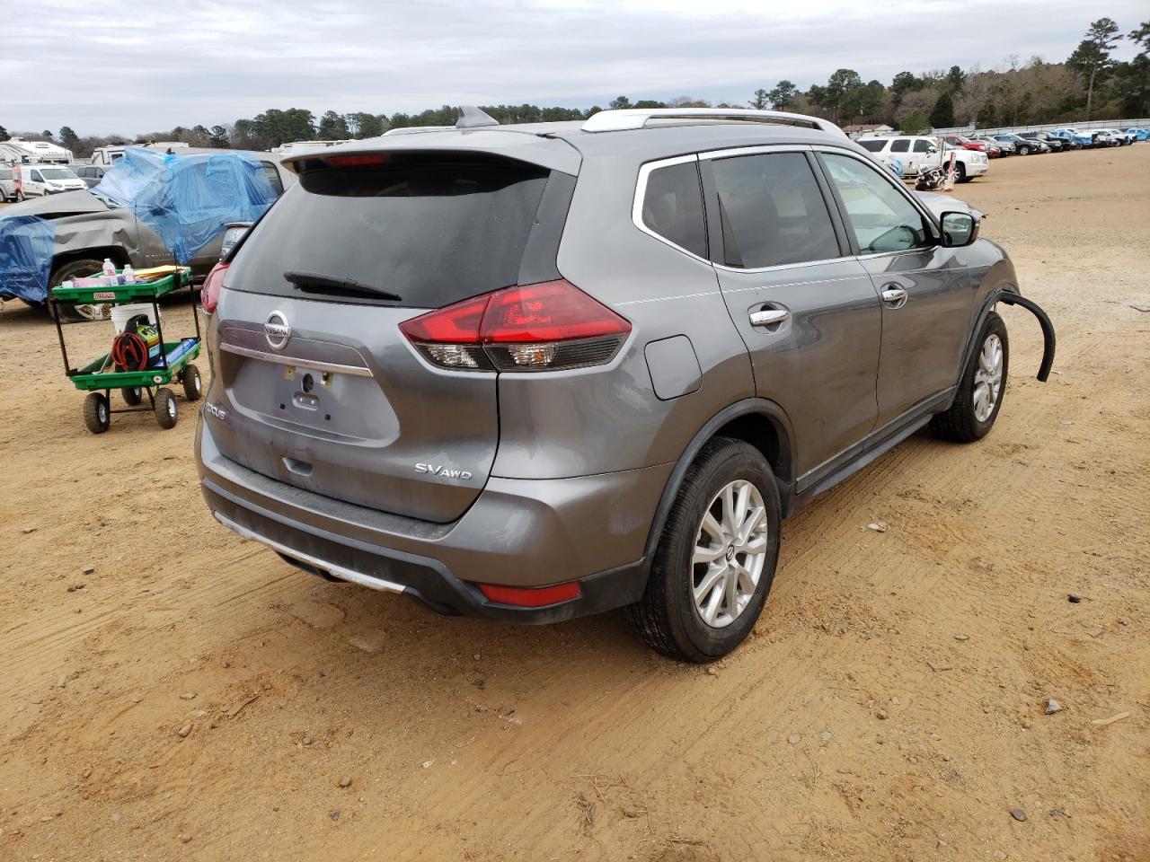 Photo 4 from auction – 2018 NISSAN ROGUE S with VIN KNMAT2MV1JP591123