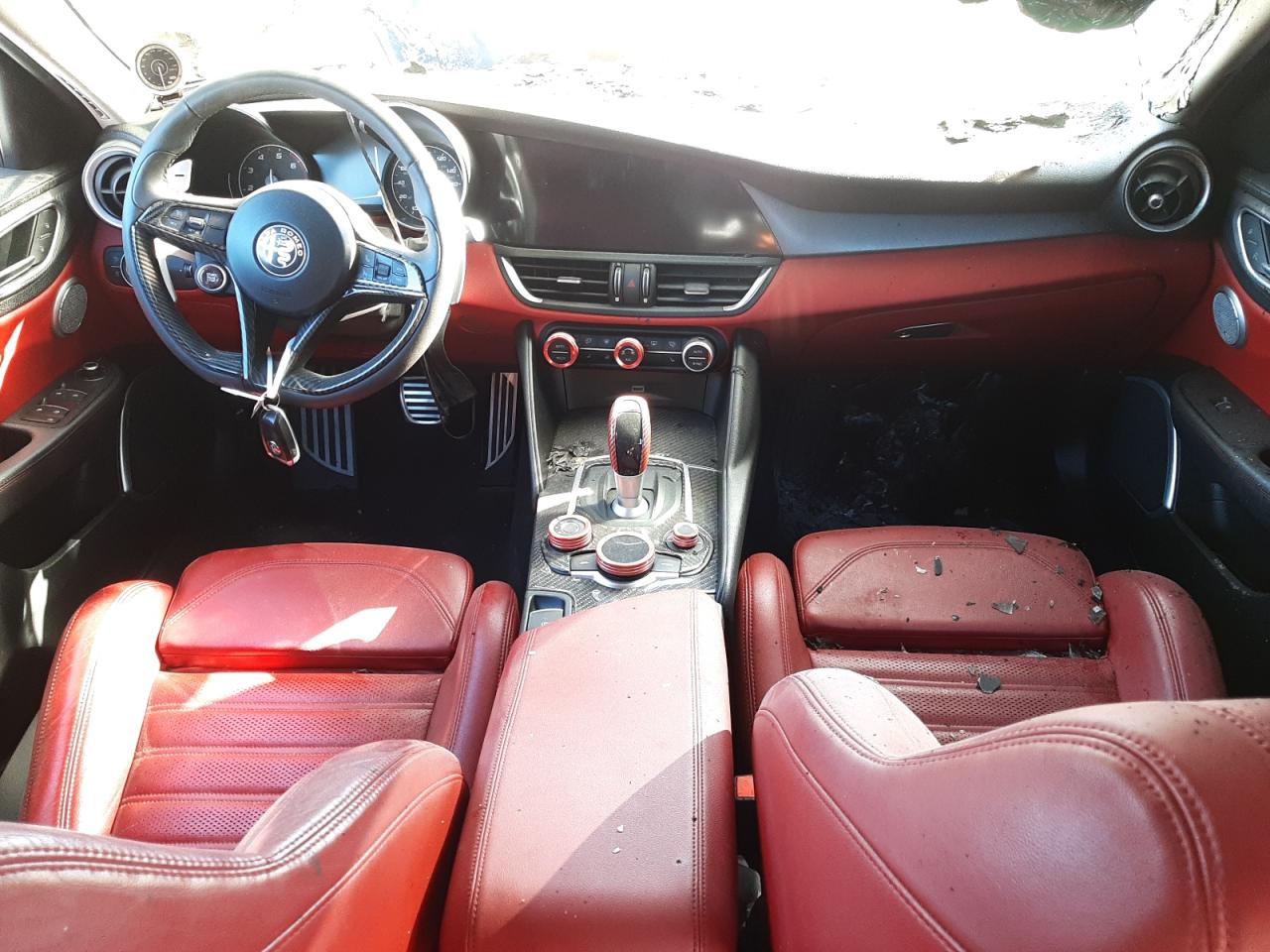Photo 9 from auction – 2018 ALFA ROMEO GIULIA TI with VIN ZARFAECN4J7596594