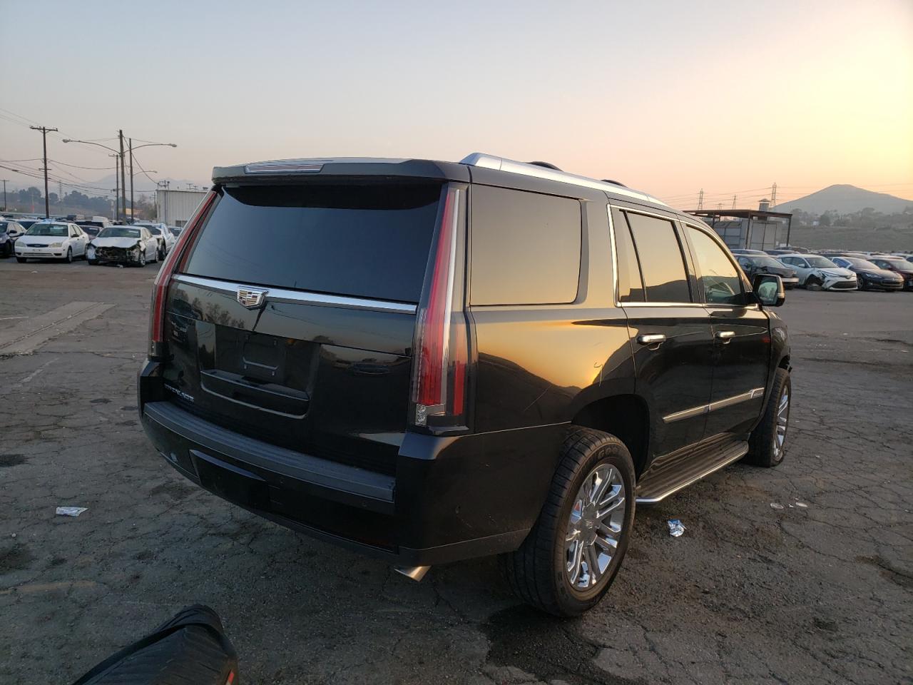 Photo 4 from auction – 2018 CADILLAC ESCALADE with VIN 1GYS3AKJ5JR184659