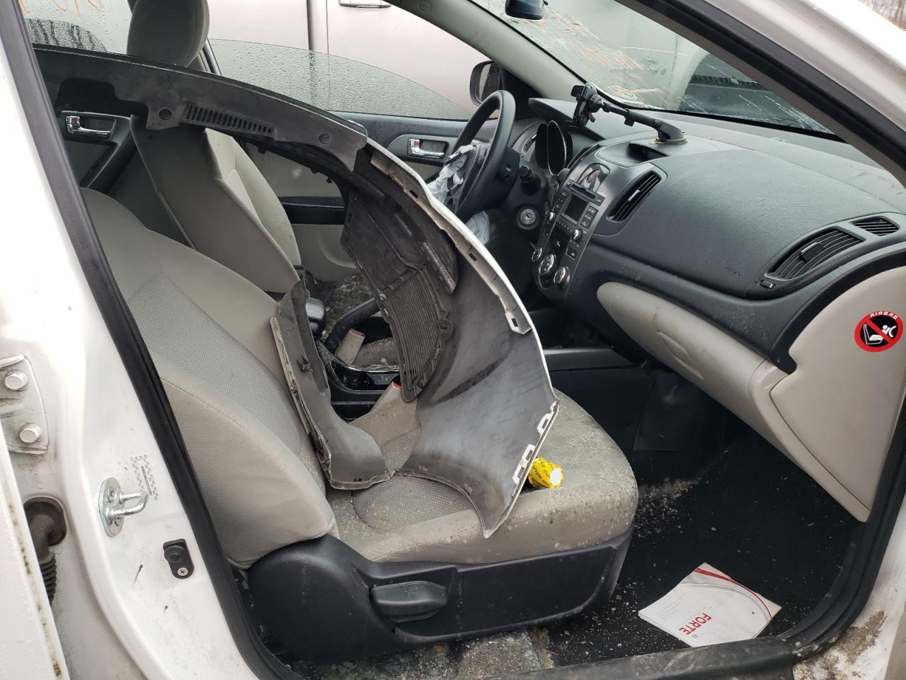 Photo 5 from auction – 2013 KIA FORTE EX with VIN KNAFU4A24D5732062