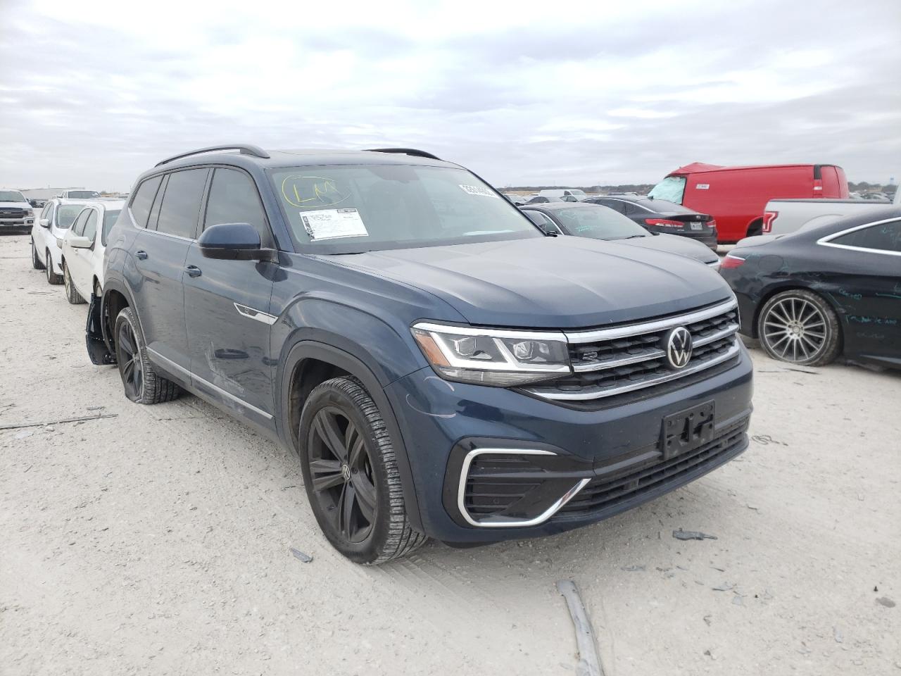 VOLKSWAGEN ATLAS SE 2021 with VIN 1V2RR2CA2MC528610 - Photo from auction
