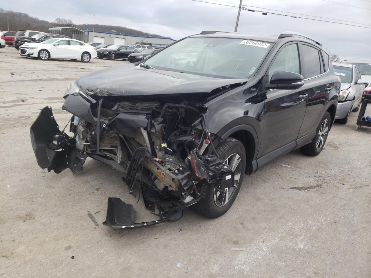 Photo 2 from auction – 2018 TOYOTA RAV4 ADVEN with VIN 2T3RFREV4JW836101