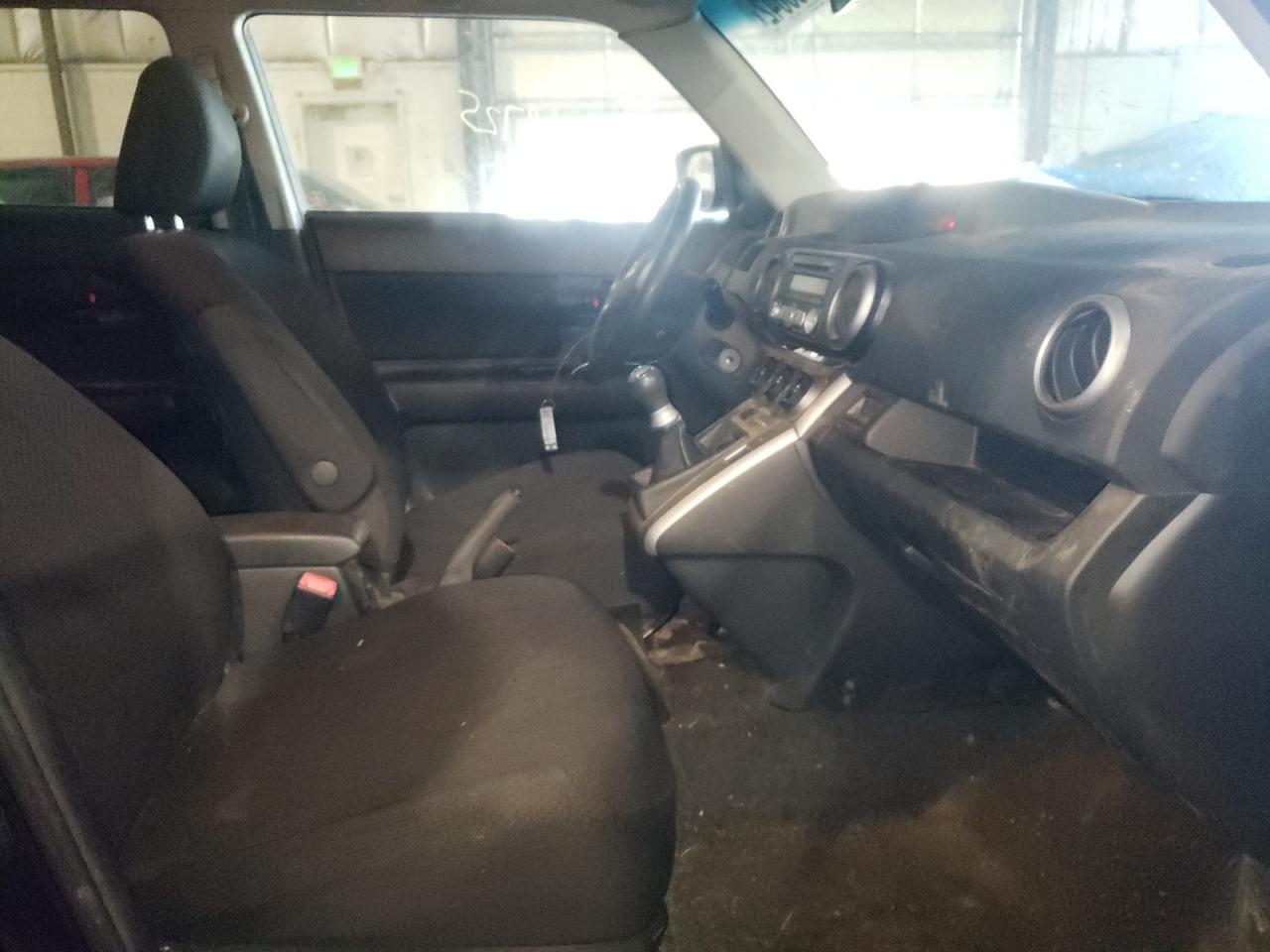 Photo 5 from auction – 2008 SCION XB with VIN JTLKE50E281019114