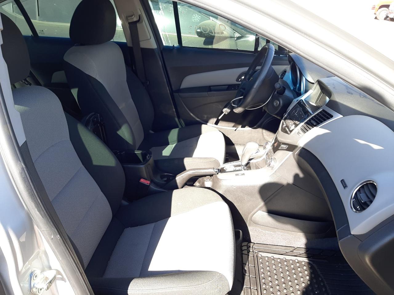 Photo 5 from auction – 2012 CHEVROLET CRUZE LS with VIN 1G1PC5SH2C7118206