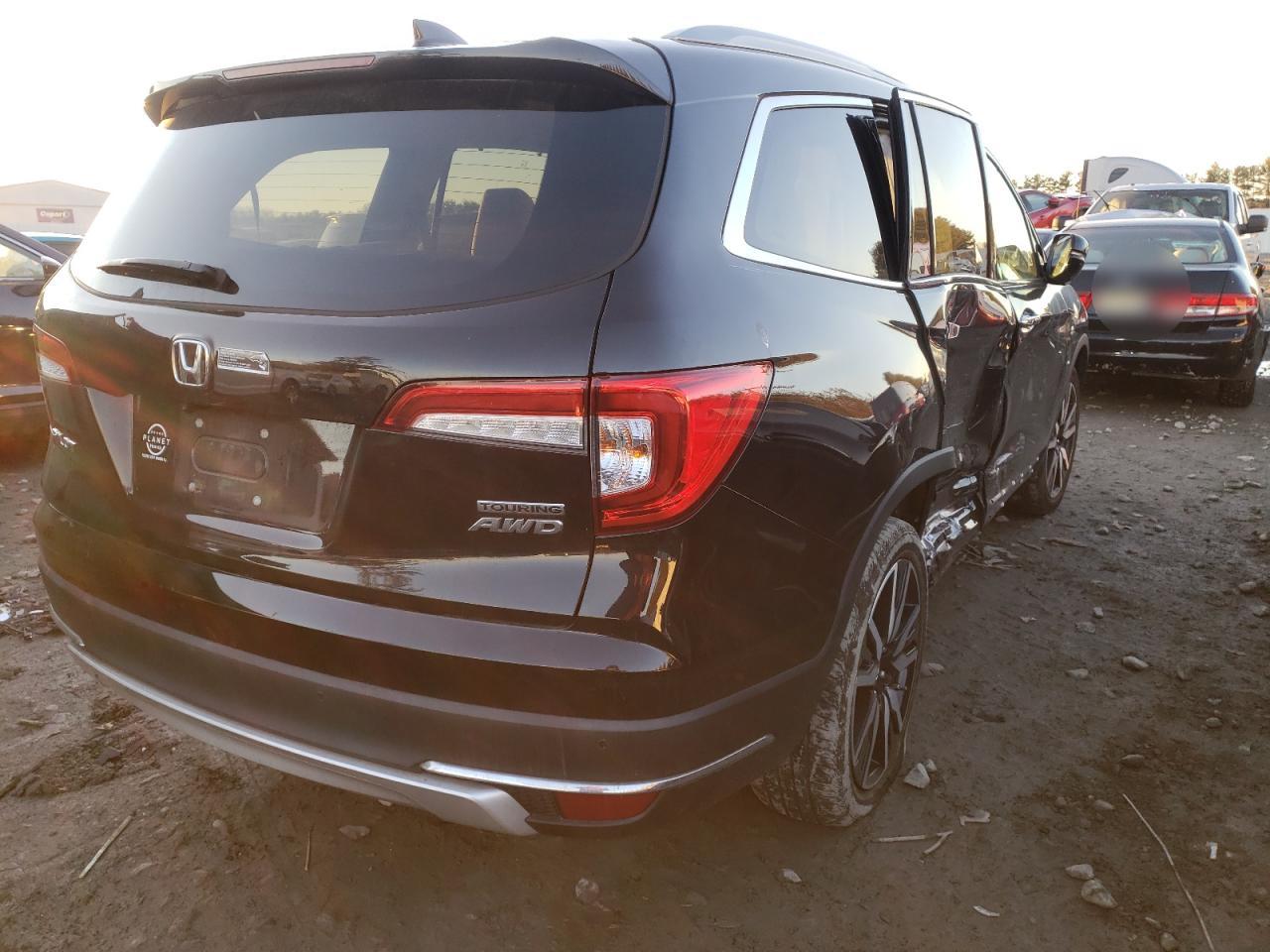 Photo 4 from auction – 2019 HONDA PILOT TOUR with VIN 5FNYF6H63KB012516