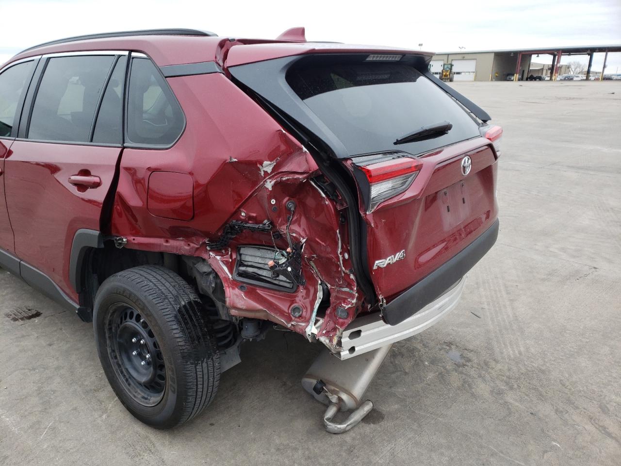 Photo 9 from auction – 2020 TOYOTA RAV4 LE with VIN 2T3H1RFV2LW090212